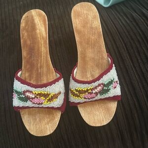 Sandals with beads